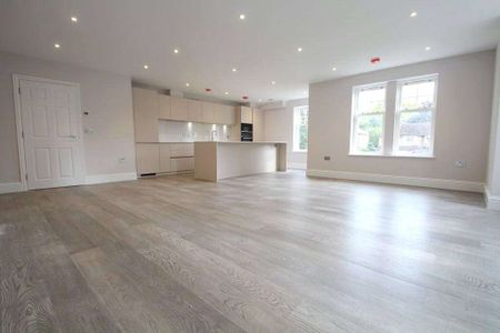 An exceptional two double bedroom first floor apartment finished to a high standard. - Photo 5