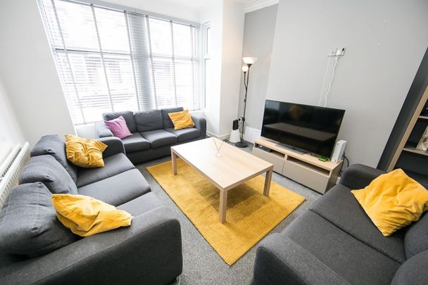 Winston Gardens, Headingley, Leeds - Photo 1