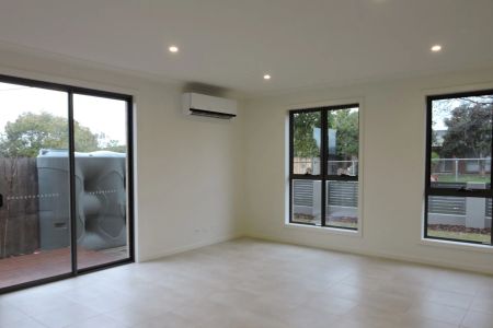 8/103-105 Herbert Street, Dandenong. - Photo 4