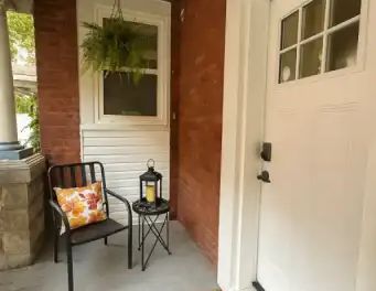 West End Living – Spacious Newly Renovated 2+Den Main For Rent | 569 Sherbrooke Street, Peterborough - Photo 1