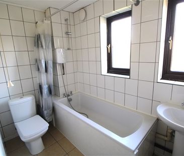 Chinook, Highwoods, Colchester - Photo 5