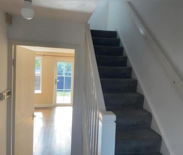 2 bedroom end of terrace house to rent - Photo 5