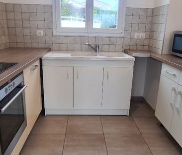 Location Maison 5 pièces 83m² LA ROCHE SUR YON 85000 - Photo 2