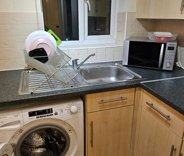 1 Bed Flat, Wensleydale, LU2 - Photo 6