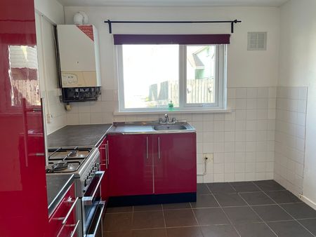 Warwick Place, West Cross, Swansea, SA3 - Photo 5