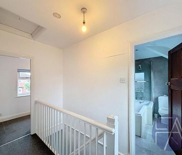 2 bedroom end of terrace house to rent - Photo 4