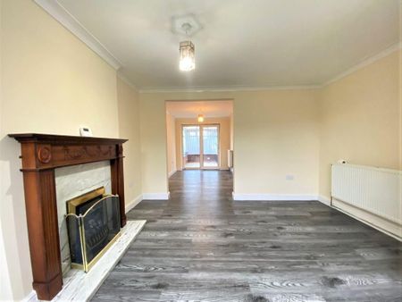 3 bedroom semi-detached house to rent - Photo 5