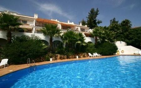 Alquiler de chalet adosado en Calle Roma - Photo 2