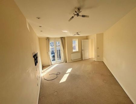4 Bedroom Terraced To Let - Photo 2