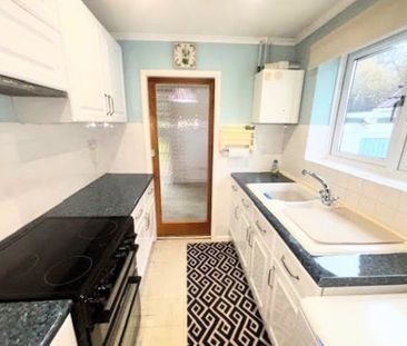 Canada Grove, Easebourne 3 bedroom bungalow to rent - Photo 3