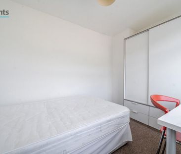 6 bedroom semi-detached house to rent - Photo 6