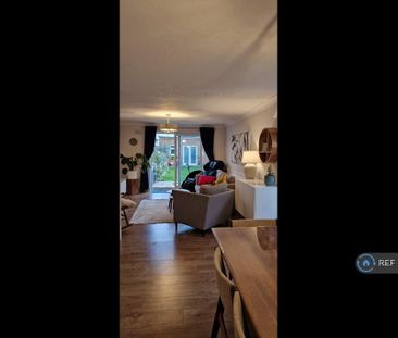 2 bedroom end of terrace house to rent - Photo 2