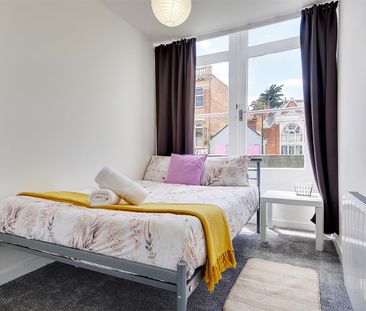 Poole Hill Road, Westcliff, Bournemouth - Photo 2