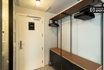 barcelona, Catalonia 08018