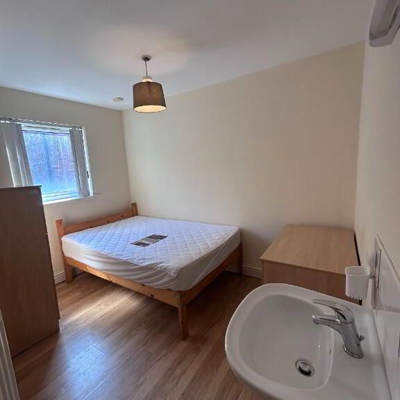 2, 88 Fitzroy Avenue, Belfast, BT7 1HX - Photo 1