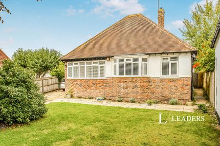 5 bedroom detached house to rent - Photo 2