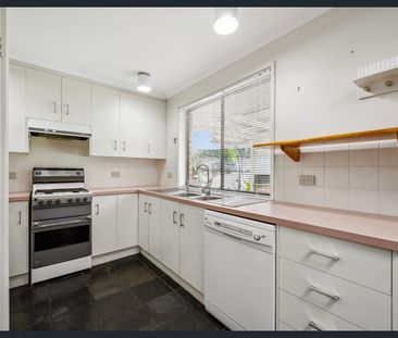 Charming 3-Bedroom Home Offering Comfort & Convenience - Photo 6