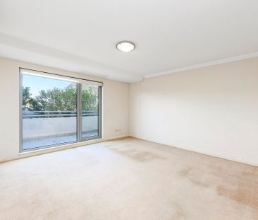 Modern Apartment in Convenient Location &ast;&ast; Available Now &a... - Photo 3