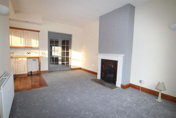 3 bedroom semi-detached house to rent - Photo 1