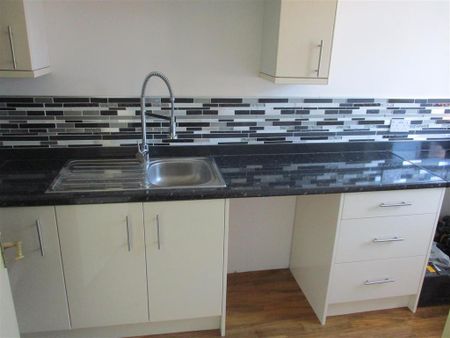 1 bedroom flat to rent - Photo 3