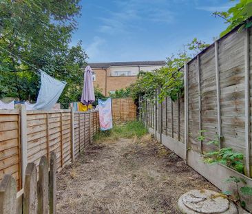 2 bedroom ground floor flat to rent - Photo 5