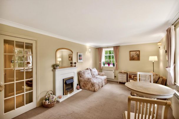1 bedroom Flat To Let - Photo 1