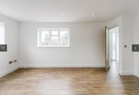 3 bedroom end of terrace house to rent - Photo 2