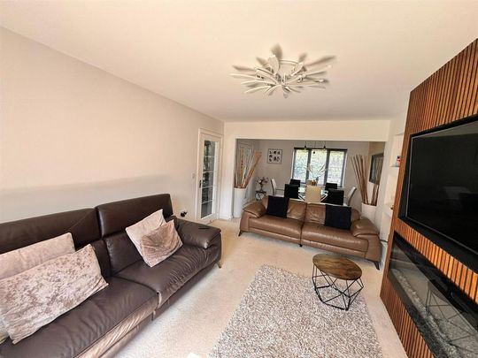 4 bedroom detached house to rent - Photo 1