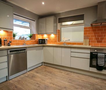 OX Living is proud to present this high-quality 12-bedroom co-livin... - Photo 6