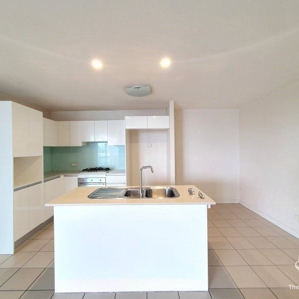 $650 for 2Bed 2Bath 1Carspace - Photo 1