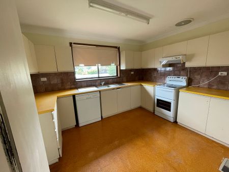 Charming Home - Photo 5