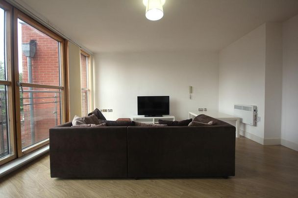 2 bedroom flat to rent - Photo 1