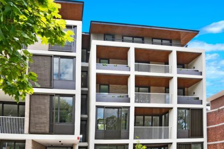 Beautiful Modern Apartment in Superb Location - Photo 3