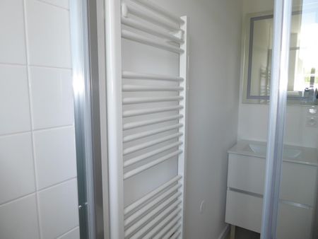 Location Appartement 1 pièce 27m² ST PRIVAT 07200 - Photo 2