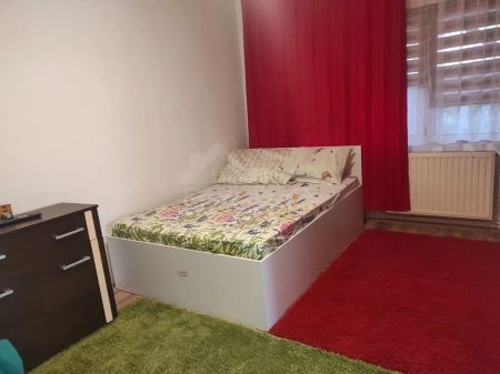 De inchiriat apartament la casa - Fotografie 2