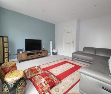 4 Bedroom Semi Detached To Let - Photo 2