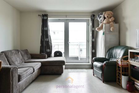 Station Approach, Epsom - Photo 2