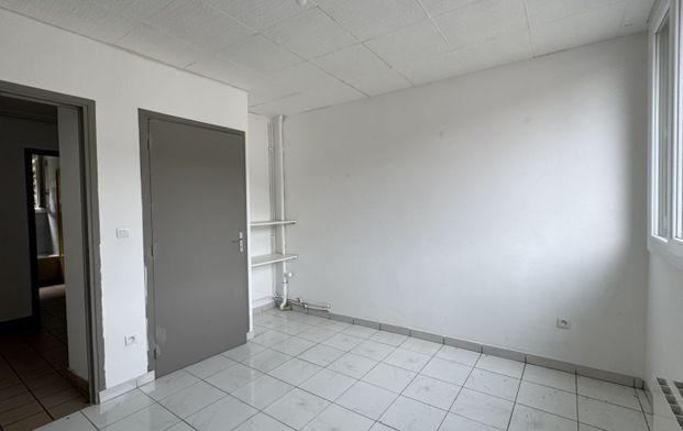 Location Appartement P4 En centre-ville rénové(e) Thiers - Photo 1