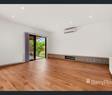 Modern Comfort in a Prime Doncaster East Location! - Photo 5
