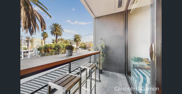 Fully Furnished in the Heart of St Kilda - Photo 1