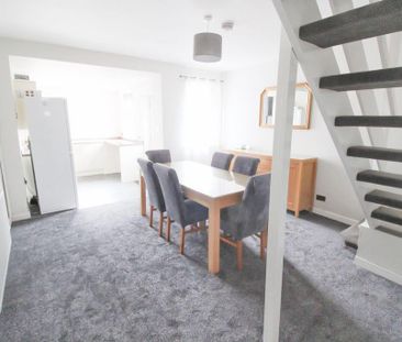 3 bedroom terraced house to rent - Photo 4