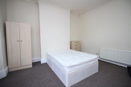2 bedroom Student Flat to rent in Forsyth Road, Jesmond ,Newcastle Upon Tyne , NE2 - Photo 5