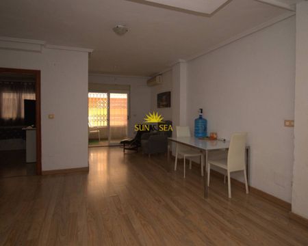 SPACIOUS GROUND FLOOR APARTMENT, 3 BEDROOMS IN TORREVIEJA - ALICANTE - Photo 4