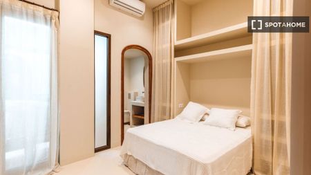 2 room luxury Flat for rent in Valencia - Photo 5