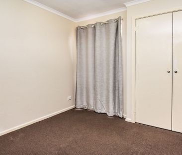 22 Sundew Circuit, Orange. - Photo 1