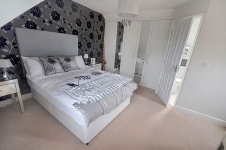 3 bedroom semi-detached house to rent - Photo 5