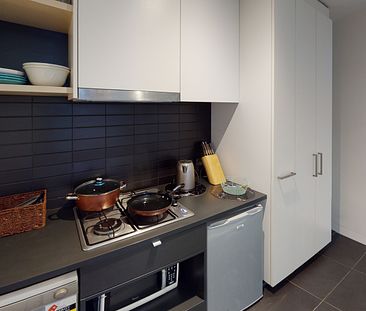 North Melbourne | Student Living on Villiers | 1 Bedroom Large (Air-Conditioned) - Photo 2