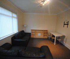 1 Ash Crescent, Leeds, LS6 3LE - Photo 4