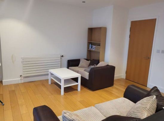 2 Bed Flat, Barking Road, E16 - Photo 1