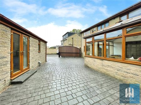 Romsey Close, Lindley, Huddersfield, HD3 - Photo 2